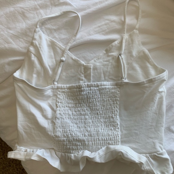 F21 WHITE CROP TOP - Picture 3 of 3